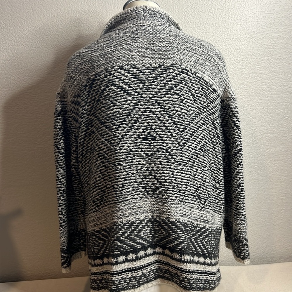 J. Jill Petite B&w Knit Cardigan with Tassels, Pockets, & Clip Closure - Size L - Picture 4 of 8